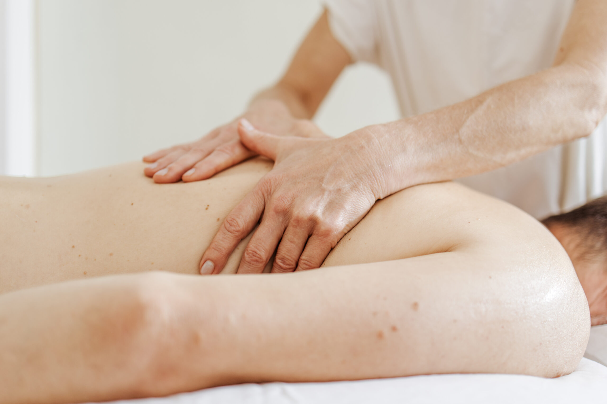 Intuitive Massage für Schulter und Nacken